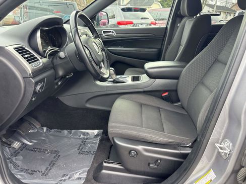 Certified 2021 Jeep Grand Cherokee Laredo image 10