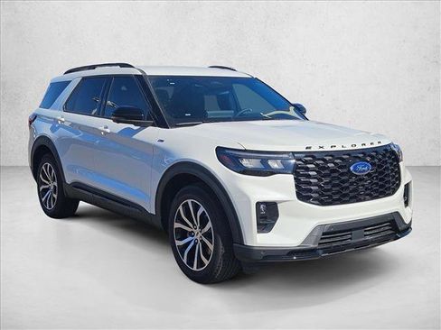 Certified 2025 Ford Explorer ST-Line RWD image 3