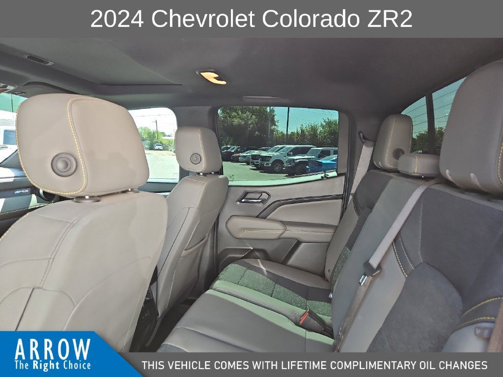Used 2024 Chevrolet Colorado ZR2 w/ Technology Package AWD/4WD image 19