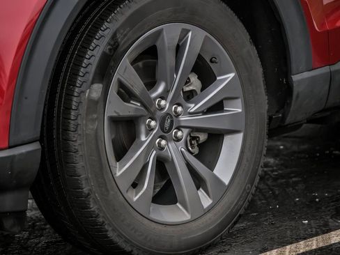 Used 2023 Ford Explorer XLT w/ Equipment Group 202A image 4