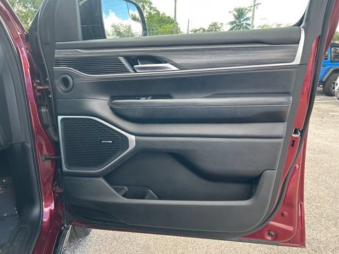Used 2023 Jeep Wagoneer Series III w/ Preferred Equipment Group RWD image 22