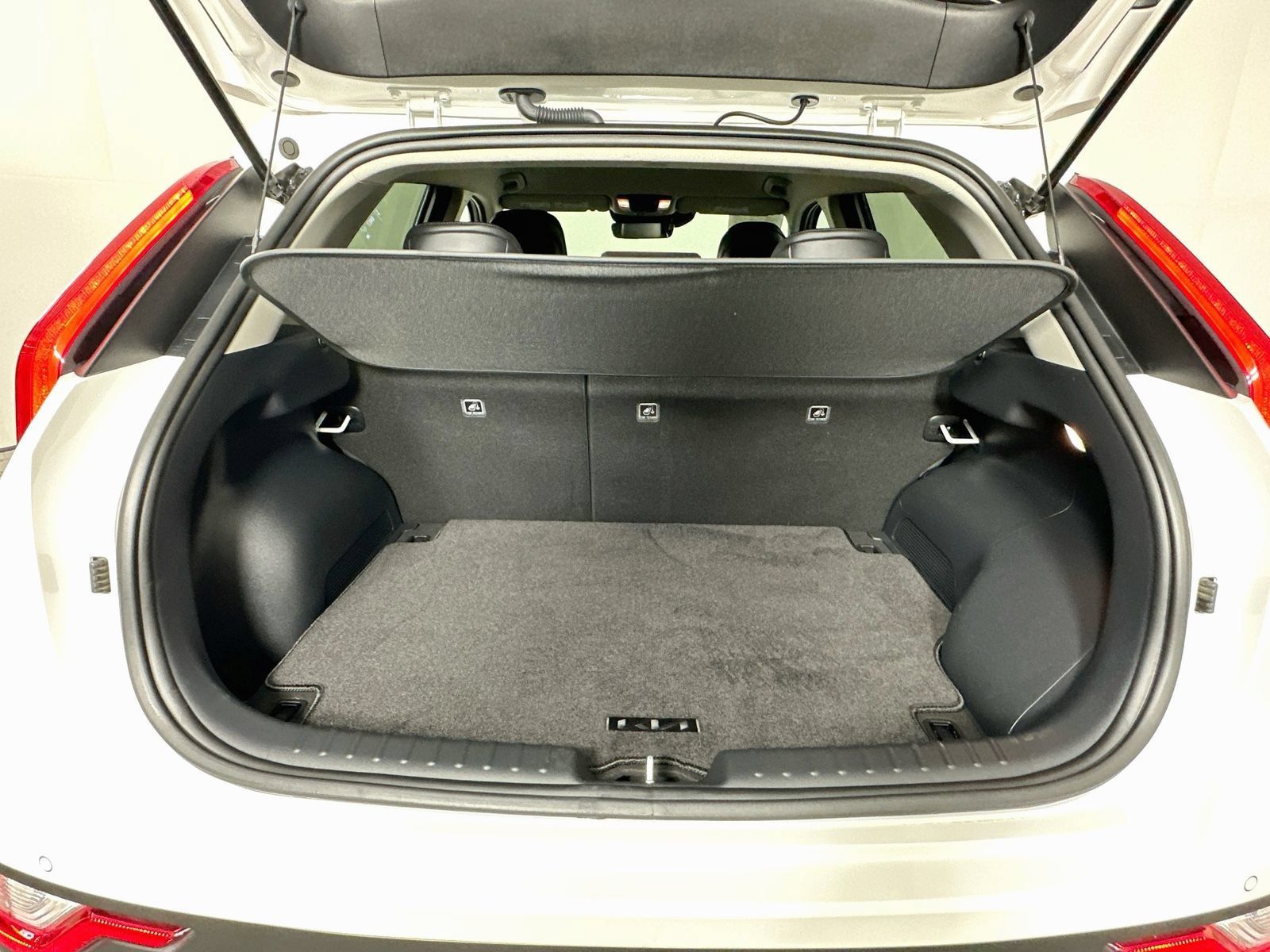 Used 2025 Kia Niro EX w/ EX Cold Weather Package FWD image 26