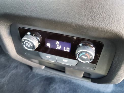 Certified 2026 Chevrolet Traverse LT w/ Driver Confidence Package image 23