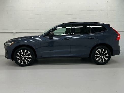 Used 2024 Volvo XC60 B5 Plus w/ Protection Package Premier AWD/4WD image 3