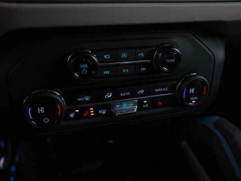 Used 2024 Ford Bronco Wildtrak image 18