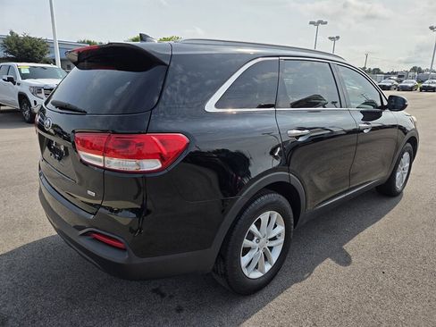 Used 2018 Kia Sorento FWD image 3