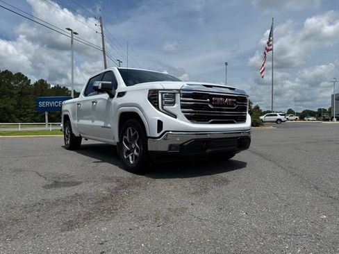 Used 2022 GMC Sierra 1500 SLT w/ SLT Premium Package AWD/4WD image 9