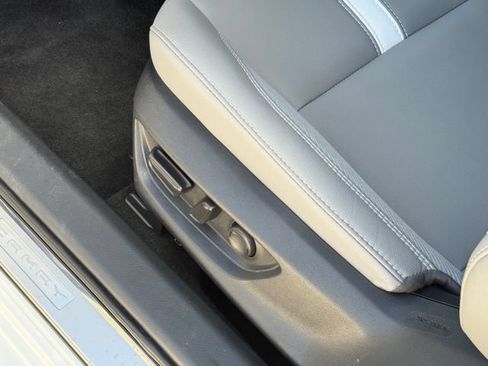 Used 2026 Toyota Camry SE w/ Convenience Package FWD image 14