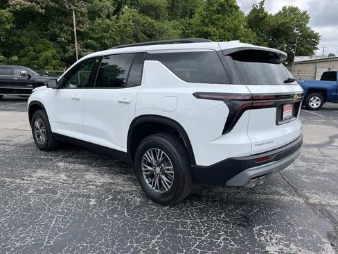 New 2026 Chevrolet Traverse LT w/ Driver Confidence Package FWD image 5