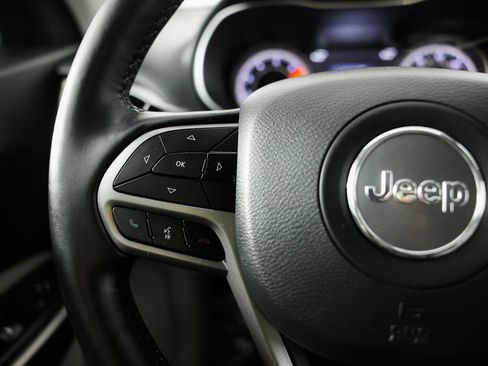 Used 2019 Jeep Cherokee Limited image 30