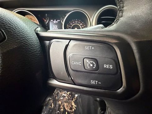 Used 2022 Jeep Gladiator Sport AWD/4WD image 23