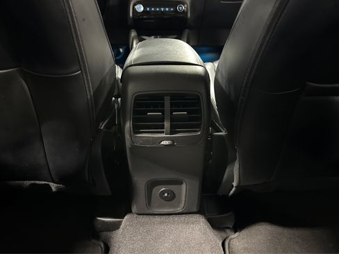 Used 2024 Ford Escape Platinum AWD/4WD image 40