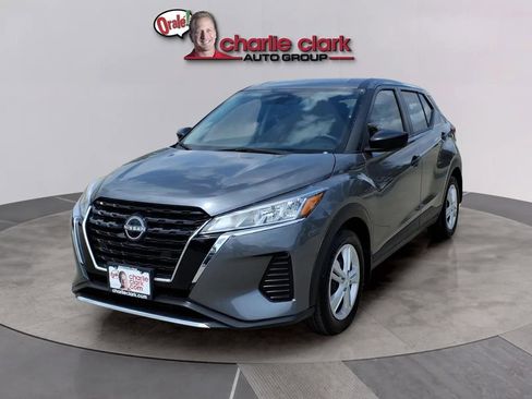 Used 2025 Nissan Kicks Play S image 1