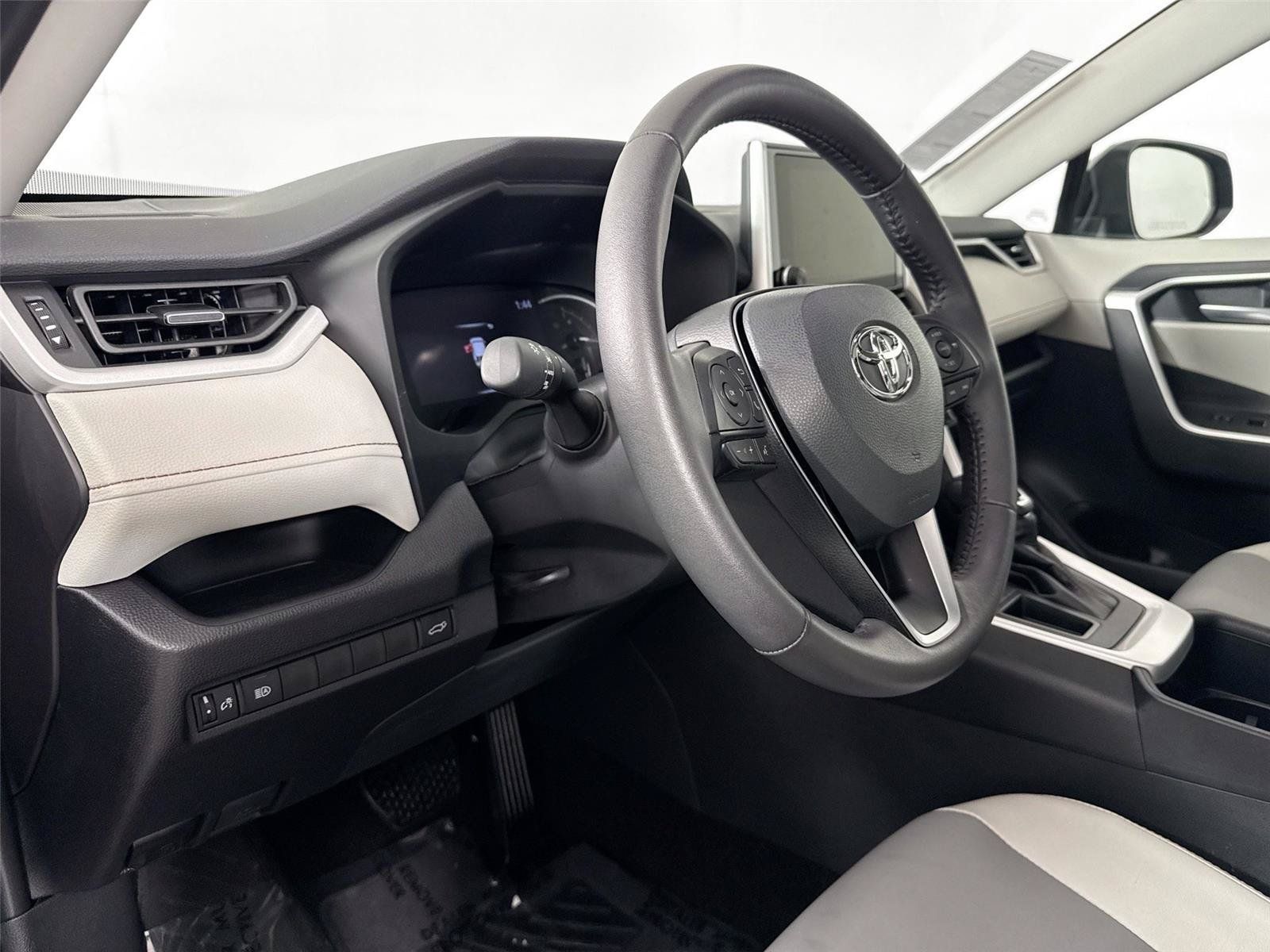 Certified 2025 Toyota RAV4 XLE Premium FWD image 4