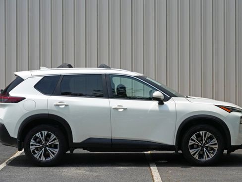 Used 2023 Nissan Rogue SV w/ SV Premium Package FWD image 48