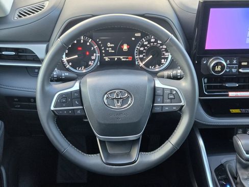 Used 2026 Toyota Highlander XLE AWD/4WD image 15