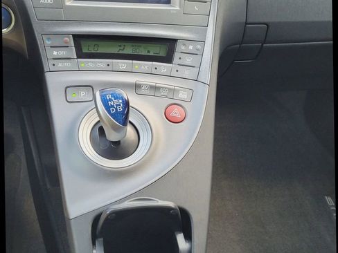 Used 2013 Toyota Prius Two image 22