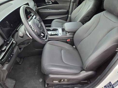 Certified 2026 Kia Carnival SX Prestige FWD image 11
