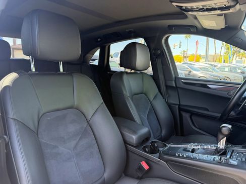 Used 2018 Porsche Macan Sport Edition image 17