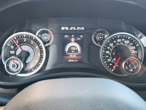 Used 2024 RAM 2500 Tradesman w/ Chrome Appearance Group image 14