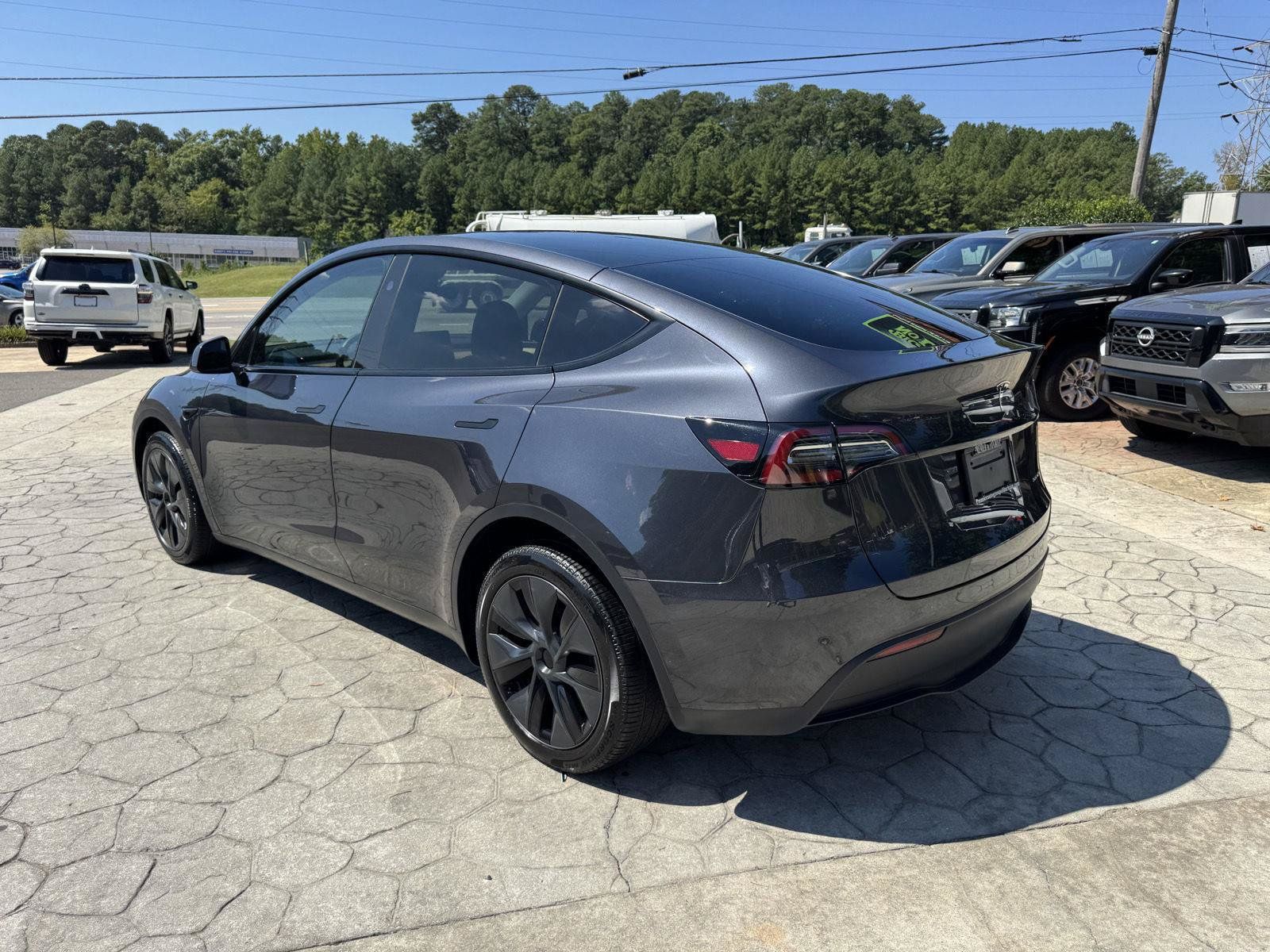 Used 2024 Tesla Model Y Long Range AWD/4WD image 11