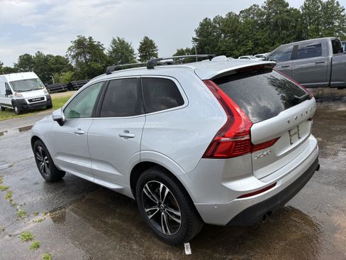 Used 2019 Volvo XC60 T5 Momentum w/ Multimedia Package AWD/4WD image 6