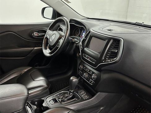 Used 2019 Jeep Cherokee Latitude Plus w/ Comfort/Convenience Group image 35