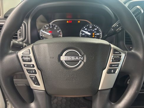 Used 2023 Nissan Titan SV image 13