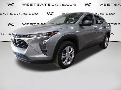 Used 2024 Chevrolet Trax LS image 1