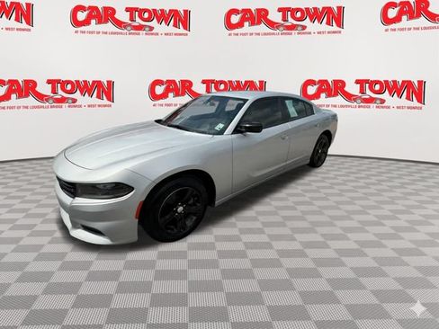 Used 2023 Dodge Charger SXT RWD image 4