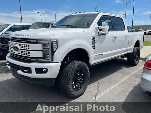 Used 2017 Ford F250 Platinum w/ Platinum Ultimate Package AWD/4WD image 3