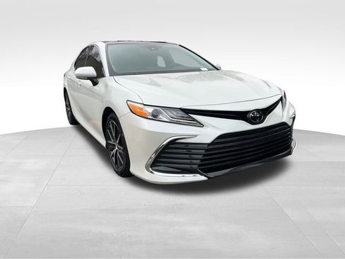 Used 2024 Toyota Camry XLE image 8