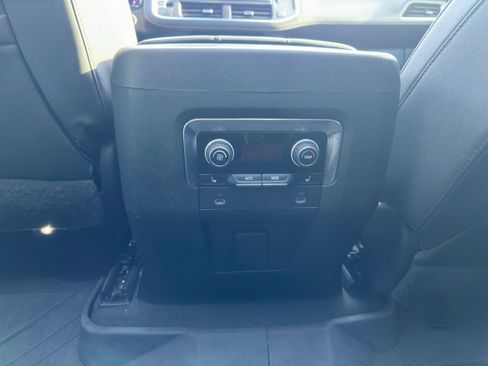 Used 2022 Chevrolet Tahoe Z71 w/ Luxury Package image 26