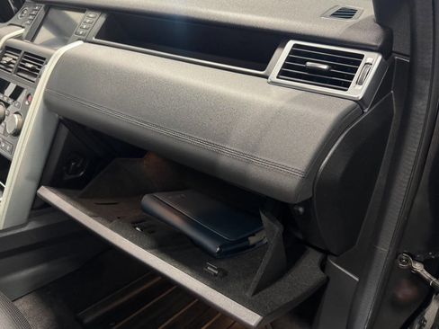 Used 2019 Land Rover Discovery Sport HSE AWD/4WD image 23