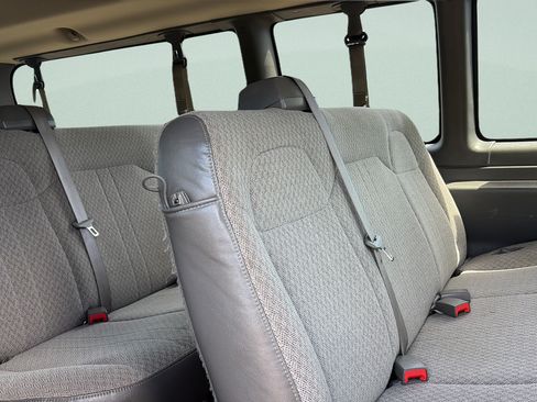 Used 2015 Chevrolet Express 3500 LT w/ LT Preferred Equipment Group RWD image 20