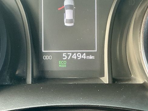 Used 2024 Toyota Camry SE image 11