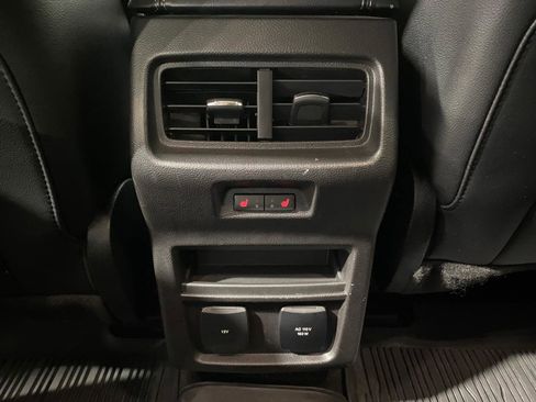 Used 2018 Ford Edge Titanium w/ Equipment Group 302A image 9