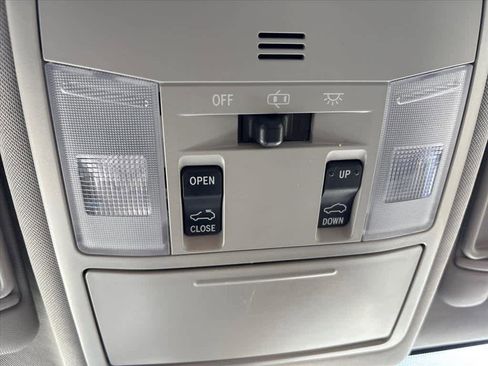 Used 2016 Toyota RAV4 Limited image 23