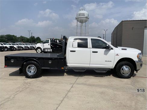 Used 2020 RAM 3500 Tradesman w/ Chrome Appearance Group AWD/4WD image 5