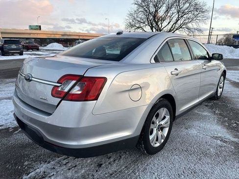 Used 2010 Ford Taurus SEL FWD image 2