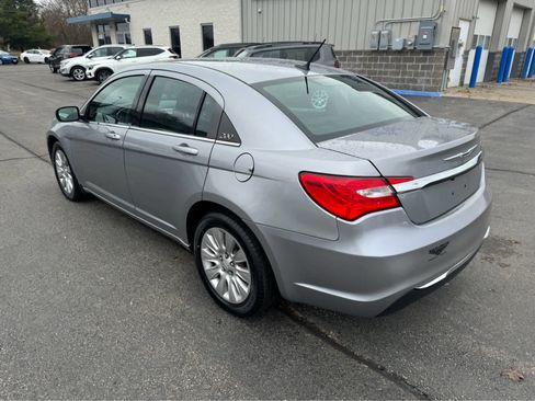 Used 2014 Chrysler 200 LX image 5