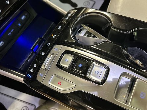 Used 2024 Hyundai Tucson Limited AWD/4WD image 18