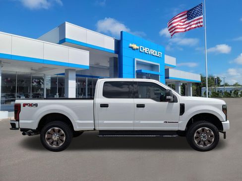 Used 2021 Ford F250 Lariat w/ Lariat Ultimate Package AWD/4WD image 9