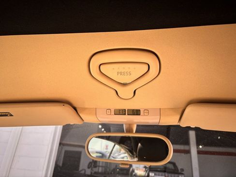 Used 2008 Volkswagen Beetle SE image 22