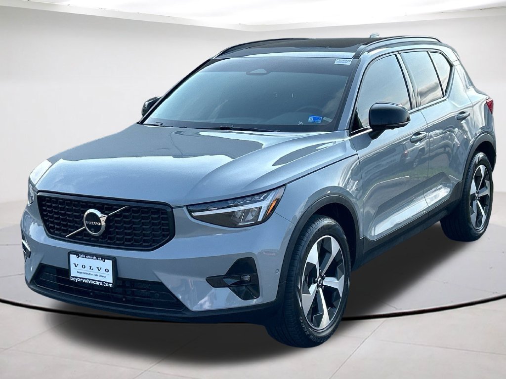 Certified 2024 Volvo XC40 B5 Plus w/ Climate Package AWD/4WD image 1