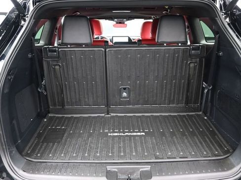 Certified 2025 Toyota Highlander XSE image 35