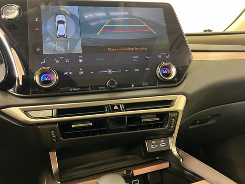 Used 2024 Lexus RX 350 w/ Convenience Package image 29