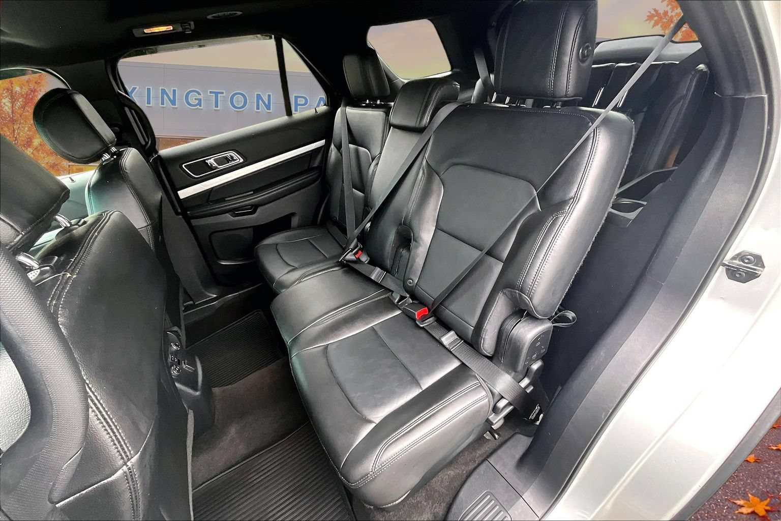 Used 2016 Ford Explorer XLT w/ Equipment Group 202A AWD/4WD image 22