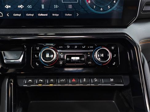 Used 2022 GMC Sierra 1500 AT4 w/ AT4 Premium Package image 14