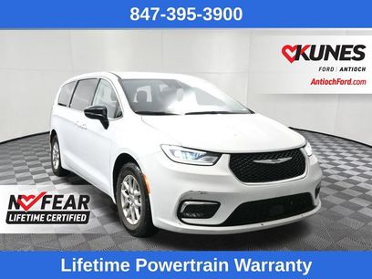 Used 2024 Chrysler Pacifica Touring-L